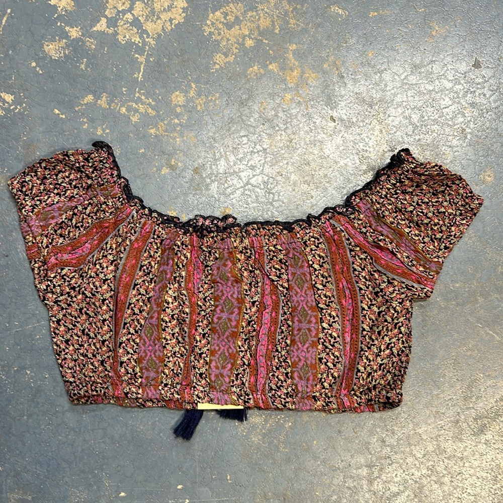 Size Small Raga Embroidered Crop Top NWT - Picture 4 of 9